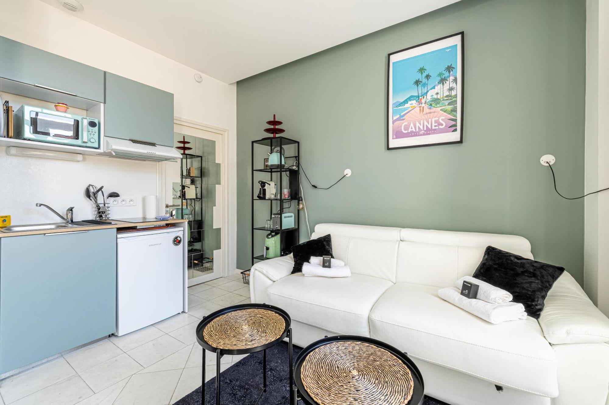 Private - Small Studio For Two At 5 Minutes From Croisette Канны Экстерьер фото